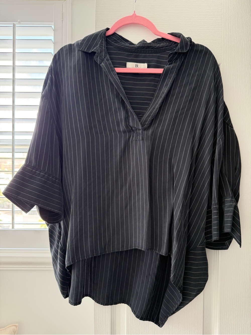 Banana Republic large Black Pinstripe Blouse